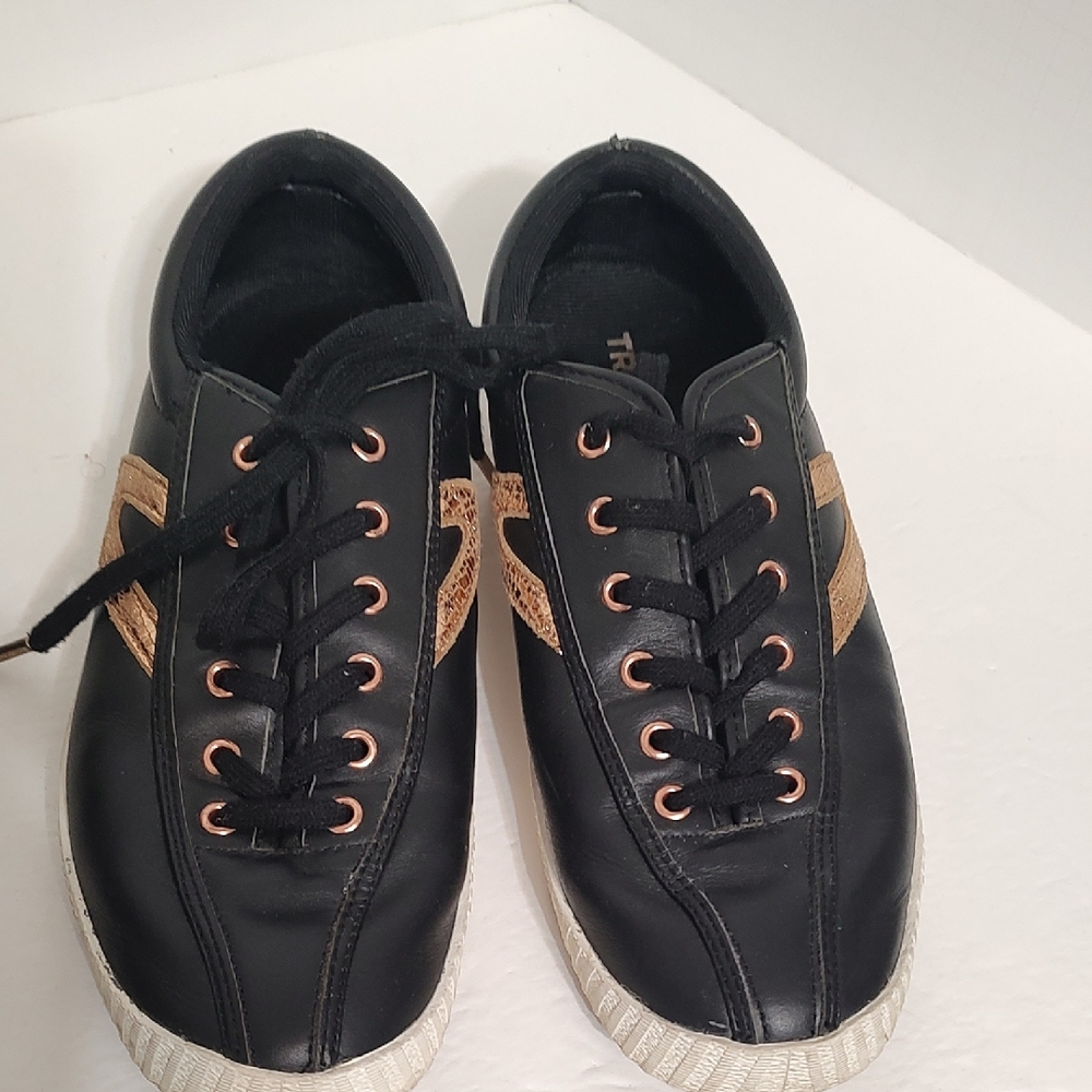 Tretorn Black Leather Sneakers with Gold Details Sz 8.5